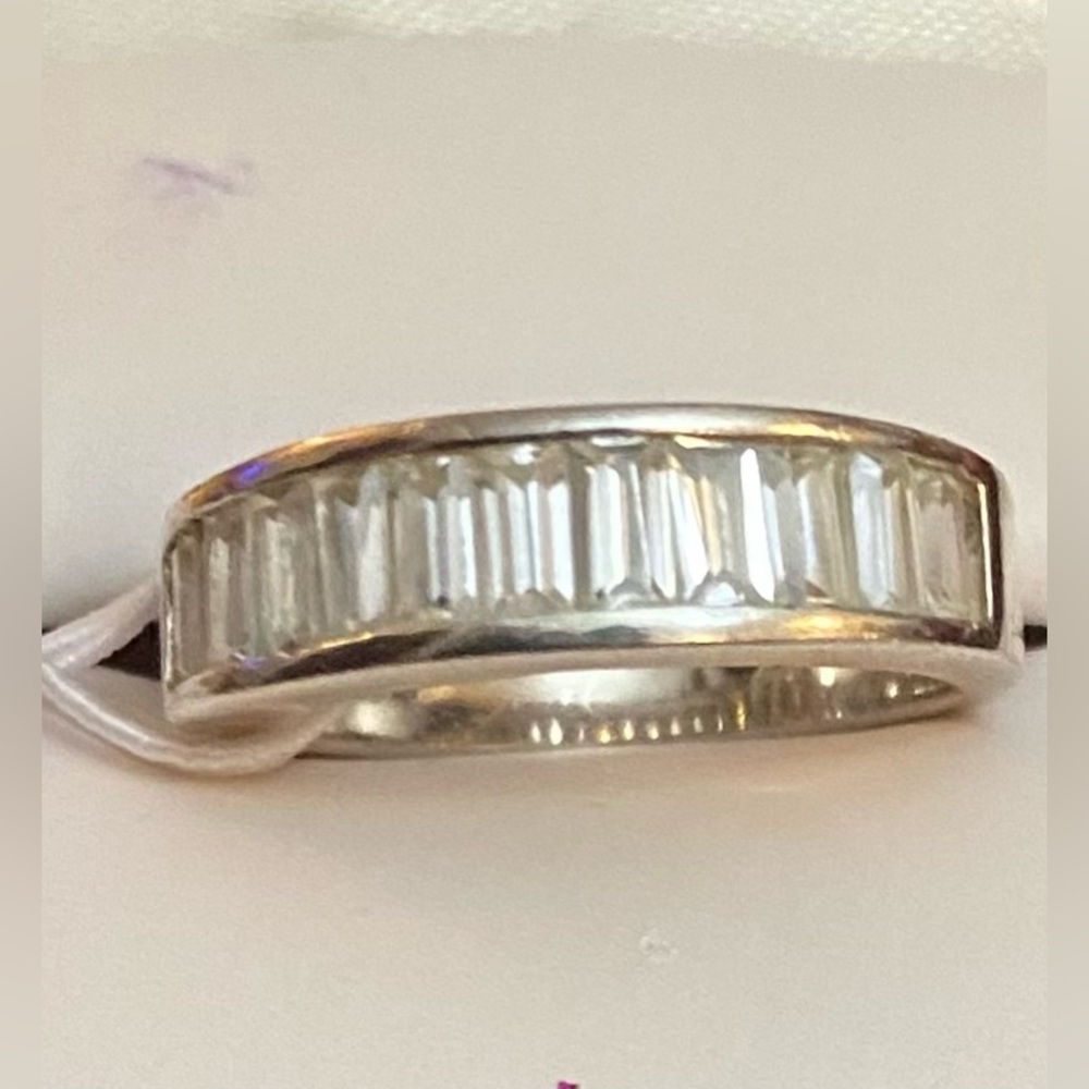 Avon 925 Sterling Silver square cut Cubic Zirconia stones band ring - size 5